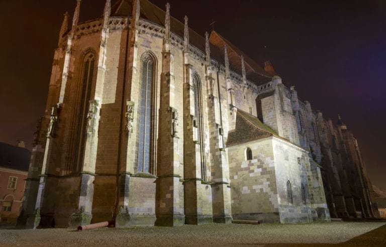 Biserica Neagră – simbol gotic al Transilvaniei Biserica Neagră – simbol gotic al Transilvaniei