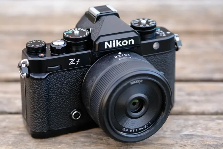 Nikon Zf – o bijuterie mirrorless retro (review) Nikon Zf – o bijuterie mirrorless în stil retro
