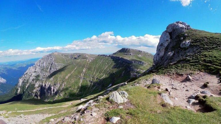 Legende și povești care însoțesc traseul Bușteni – Omu prin Valea Jepilor legendele traseului Bușteni – Omu prin Valea Jepilor